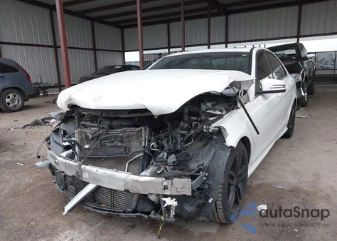 2013 Mercedes-Benz C 250 Sport z USA, uszkodzony, nr VIN WDDGF4HB6DA794986